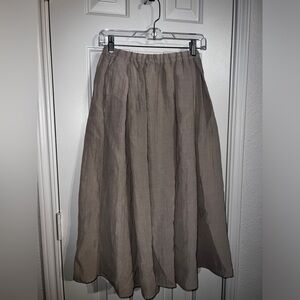 Flowing skirt